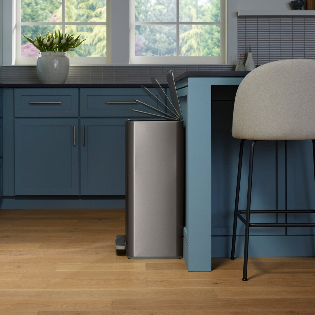 Kohler 47L Curved Step Trash Can 1806294 - 8